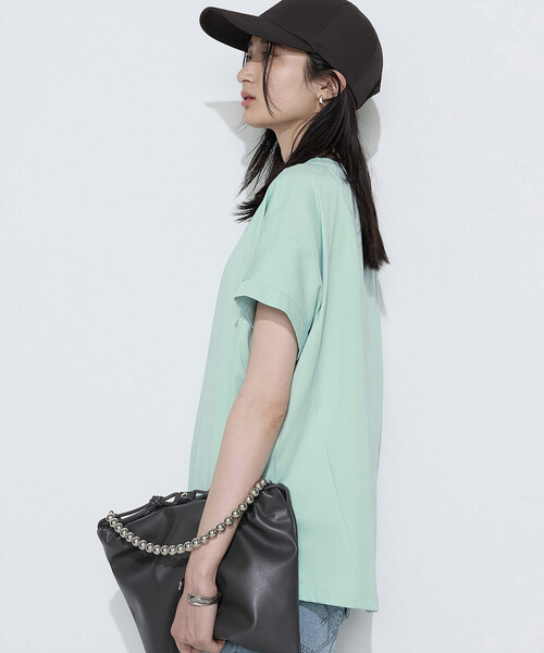 Gabardine K.T(ギャバジンケーティー)の「〔 +サイズ 〕 プレーティング天竺 ゆったりプルオーバー(Tシャツ/カットソー・レディース・ミント・13号)」の6枚目の写真