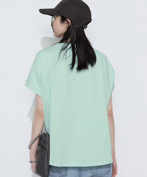 Gabardine K.T(ギャバジンケーティー)の「〔 +サイズ 〕 プレーティング天竺 ゆったりプルオーバー(Tシャツ/カットソー・レディース・ミント・13号)」の7枚目の写真