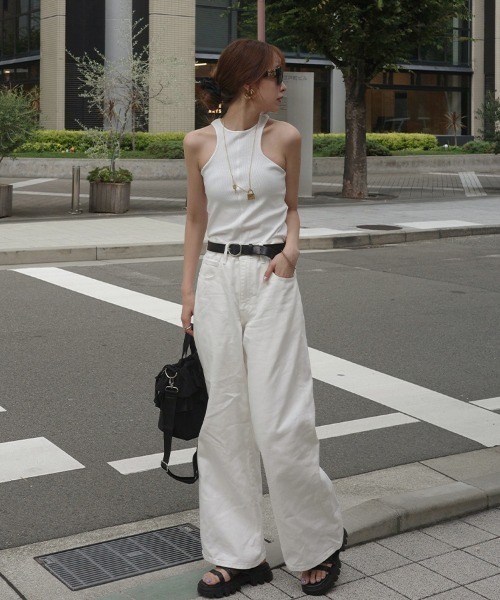 SallyLunn（サリーラン）の「【MARINA×SallyLunn】着回し自在なマルチway！アメリカンスリーブタンク付きリブトップス（Tシャツ/カットソー・レディース・オフホワイト/ブラック・FREE）」の21枚目の写真