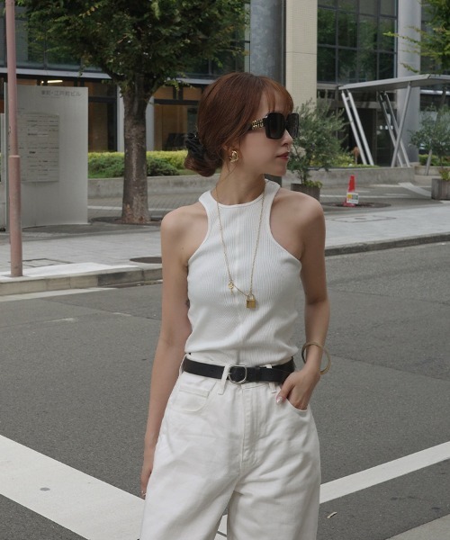 SallyLunn（サリーラン）の「【MARINA×SallyLunn】着回し自在なマルチway！アメリカンスリーブタンク付きリブトップス（Tシャツ/カットソー・レディース・オフホワイト/ブラック・FREE）」の12枚目の写真