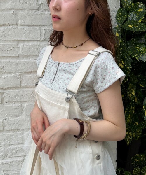 w closet（ダブルクローゼット）の「【小花柄・ドット】ヘンリーTシャツ（Tシャツ/カットソー・レディース・ブラック/グレー/イエロー/アイボリー・FREE）」の6枚目の写真