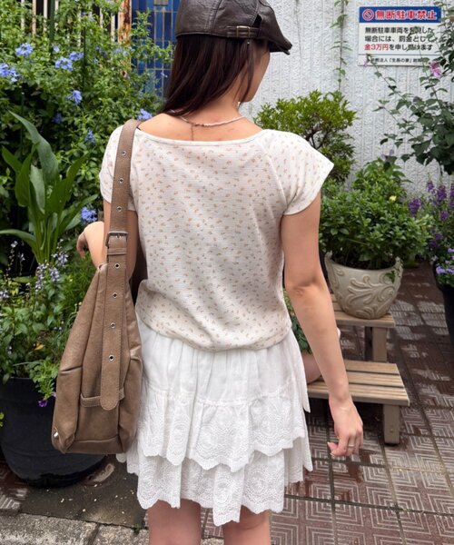w closet（ダブルクローゼット）の「【小花柄・ドット】ヘンリーTシャツ（Tシャツ/カットソー・レディース・ブラック/グレー/イエロー/アイボリー・FREE）」の13枚目の写真