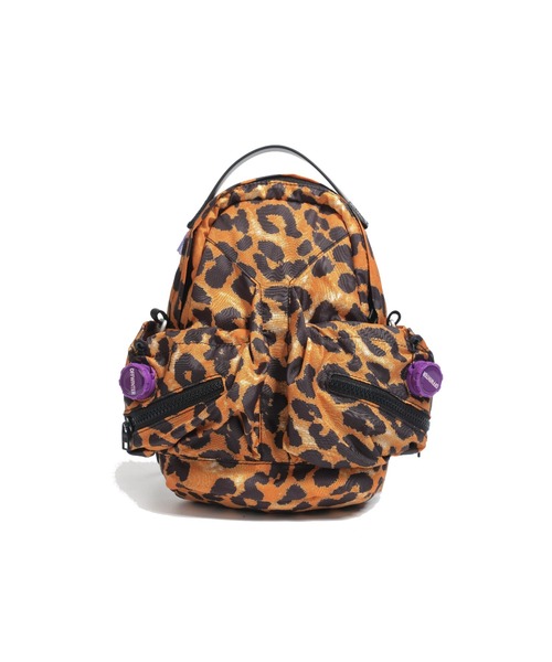 OFFWINTER（オフウィンター）の「【OFFWINTER】レオパード ロケットバックパック 9インチ（スペースシリーズ）（バックパック/リュック・メンズ・レオパード/アニマル・SMALL）」の2枚目の写真