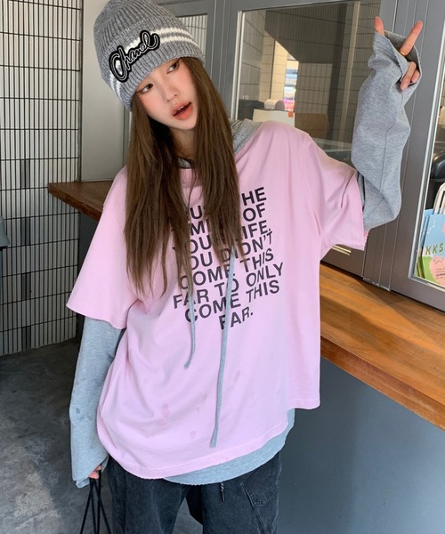 CHEER(チアー)の「英字ロゴ レイヤード風フード付きロンT / ビッグシルエット パーカードッキングTシャツ(Tシャツ/カットソー・レディース・イエロー/ピンク・FREE)」の7枚目の写真
