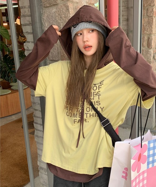 CHEER(チアー)の「英字ロゴ レイヤード風フード付きロンT / ビッグシルエット パーカードッキングTシャツ(Tシャツ/カットソー・レディース・イエロー/ピンク・FREE)」の11枚目の写真