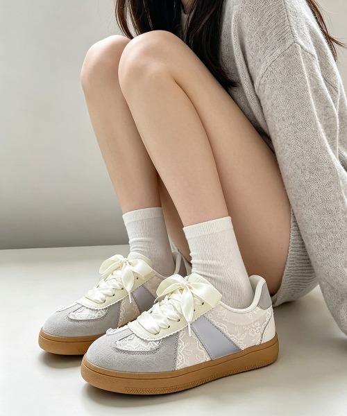 Miniministore(ミニミニストア)の「リボンレース厚底スニーカー バレエコア靴(スニーカー・レディース・シルバー/ライトグレー・22.5cm/23.0cm/23.5cm/24.0cm/24.5cm)」の2枚目の写真