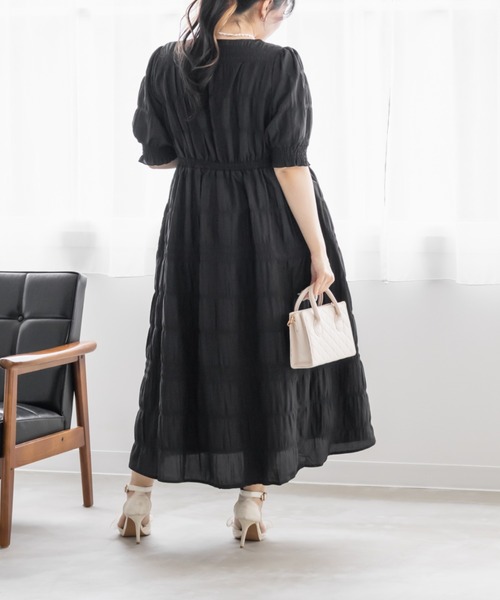 CLETTE(クレット)の「フロントリボンプリーツワンピース(ワンピース・レディース・ブラック/グレー/ワイン・LL/3L/4L)」の6枚目の写真