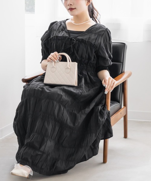 CLETTE(クレット)の「フロントリボンプリーツワンピース(ワンピース・レディース・ブラック/グレー/ワイン・LL/3L/4L)」の7枚目の写真