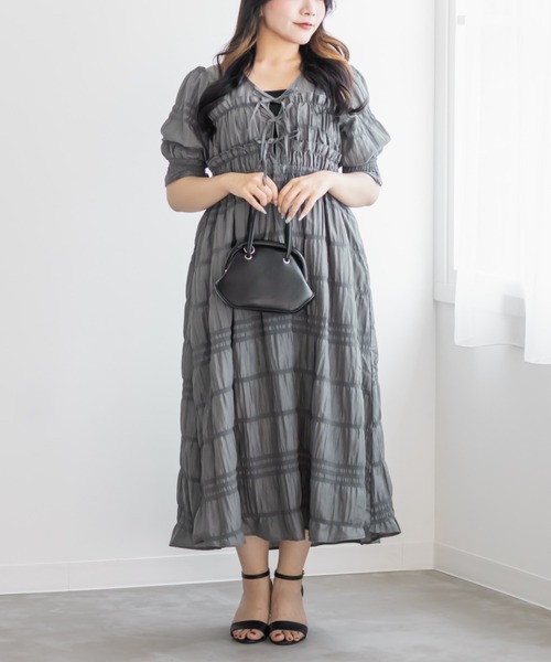 CLETTE(クレット)の「フロントリボンプリーツワンピース(ワンピース・レディース・ブラック/グレー/ワイン・LL/3L/4L)」の9枚目の写真