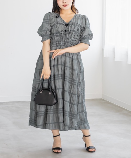 CLETTE(クレット)の「フロントリボンプリーツワンピース(ワンピース・レディース・ブラック/グレー/ワイン・LL/3L/4L)」の10枚目の写真