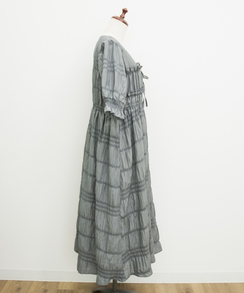 CLETTE(クレット)の「フロントリボンプリーツワンピース(ワンピース・レディース・ブラック/グレー/ワイン・LL/3L/4L)」の19枚目の写真