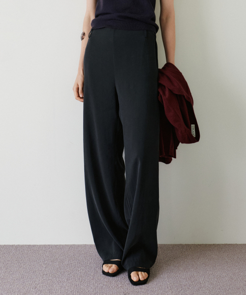 URAGO(ユラーゴ)の「Double string line pants(その他パンツ・レディース・ブラック/アイボリー・SMALL/MEDIUM)」の5枚目の写真
