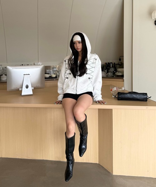 Lis ardent(リスアルダン)の「2026AW ナポレオンデザイン レースアップ ジップパーカー(パーカー・レディース・ダークグレー/ライトグレー・M)」の5枚目の写真