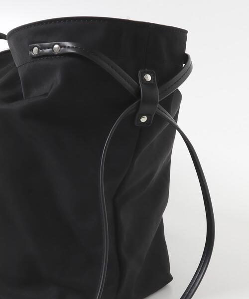 RODE SKO(ロデスコ)の「『別注』AJUGA.×RODE SKO CAP付き撥水トートバッグ(トートバッグ・レディース・ベージュ/ブラック・-)」の14枚目の写真
