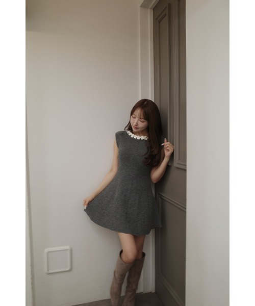 MISTREASS（ミストレアス）の「Flower Trim Knit Mini Dress（ワンピース・レディース・グレー/ブラック・FREE）」の17枚目の写真