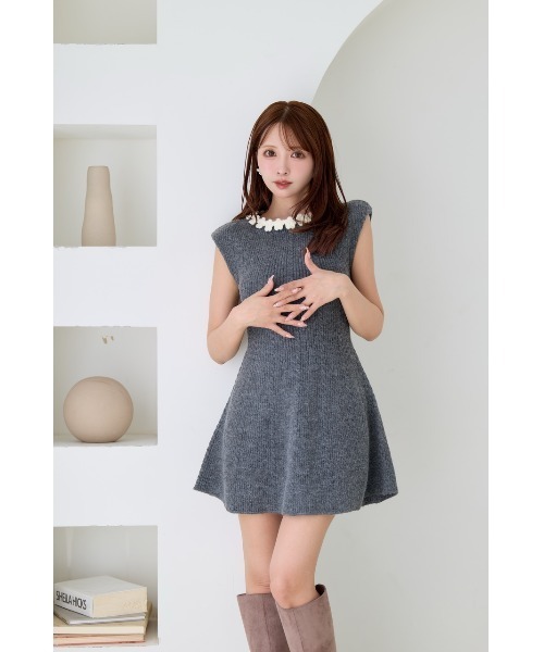 MISTREASS（ミストレアス）の「Flower Trim Knit Mini Dress（ワンピース・レディース・グレー/ブラック・FREE）」の5枚目の写真
