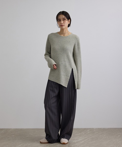 SALON adam et rope'(サロン アダム エ ロペ)の「ウール片畦シャイニークルーネックプルオーバー(ニット/セーター・レディース・ベージュ/グレー・FREE)」の4枚目の写真