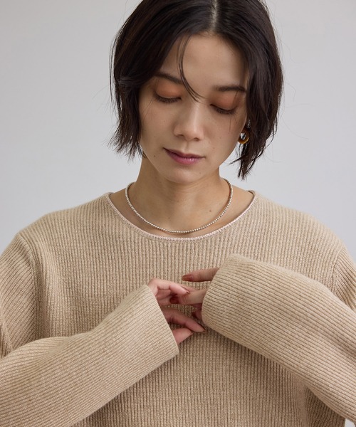 SALON adam et rope'(サロン アダム エ ロペ)の「ウール片畦シャイニークルーネックプルオーバー(ニット/セーター・レディース・ベージュ/グレー・FREE)」の7枚目の写真