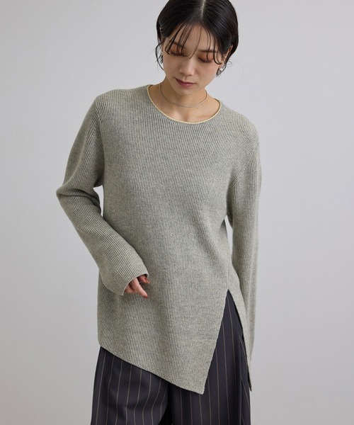SALON adam et rope'(サロン アダム エ ロペ)の「ウール片畦シャイニークルーネックプルオーバー(ニット/セーター・レディース・ベージュ/グレー・FREE)」の10枚目の写真