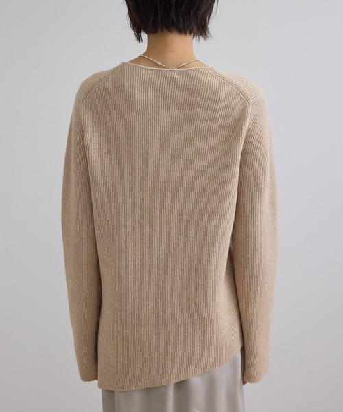 SALON adam et rope'(サロン アダム エ ロペ)の「ウール片畦シャイニークルーネックプルオーバー(ニット/セーター・レディース・ベージュ/グレー・FREE)」の16枚目の写真