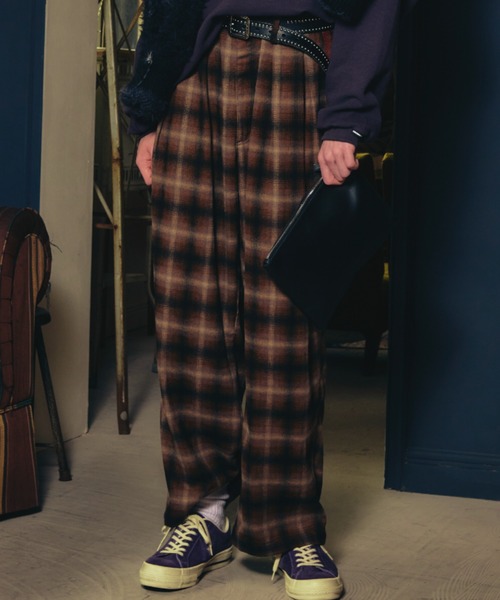 ADAM PATEK(アダムパテック)の「【ADAMPATEK/アダムパテック】 brushed shade ombrecheck easytrouser オンブレチェックイージートラウザー(その他パンツ・メンズ・グリーン/ブラウン・2)」の1枚目の写真