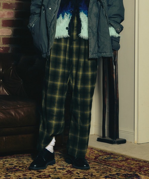ADAM PATEK(アダムパテック)の「【ADAMPATEK/アダムパテック】 brushed shade ombrecheck easytrouser オンブレチェックイージートラウザー(その他パンツ・メンズ・グリーン/ブラウン・2)」の2枚目の写真