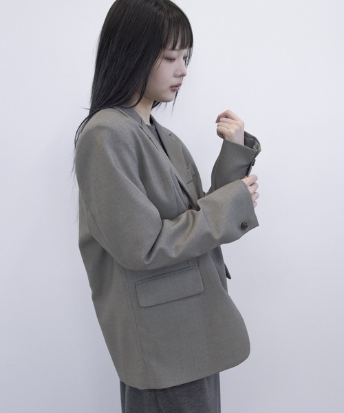 PLEA Collective(プリ―コレクティブ)の「【肩パッド入り】シンプルテーラードジャケット(テーラードジャケット・レディース・チャコール/モカ/ブラック・FREE)」の5枚目の写真