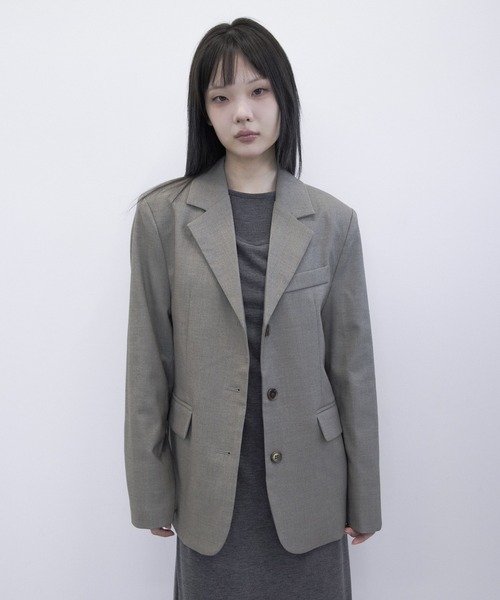 PLEA Collective(プリ―コレクティブ)の「【肩パッド入り】シンプルテーラードジャケット(テーラードジャケット・レディース・チャコール/モカ/ブラック・FREE)」の4枚目の写真