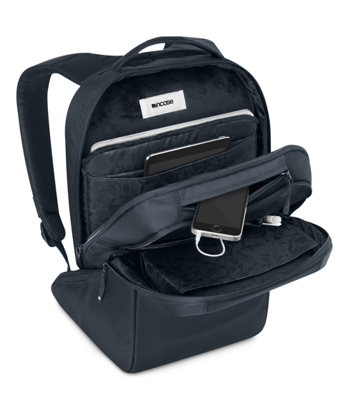 incase(インケース)の「INBP10052-NVYIncase ICON Slim Pack - Nylon(バックパック/リュック・メンズ・ネイビー・ONE SIZE)」の3枚目の写真