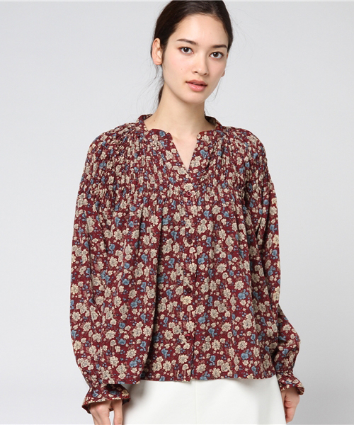 VIS（ビス）の「花柄プリントシャーリングブラウス（シャツ/ブラウス・レディース・ブラック/ワイン/ブルー・FREE）」の10枚目の写真