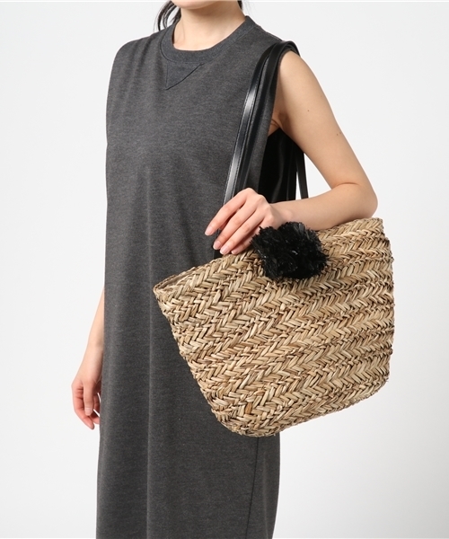 NATURAL BEAUTY BASIC（ナチュラルビューティーベーシック）の「ポンポンロングショルダーバスケット（かごバッグ・レディース・ベージュ系その他/ブラック・ﾌﾘ-）」の9枚目の写真