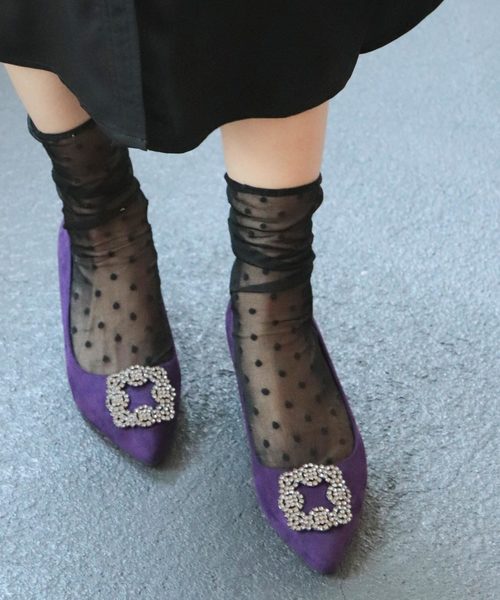 SESTO（セスト）の「【JAPANクオリティ】4.5cmヒールビジューモチーフポインテッドトゥパンプス（パンプス・レディース・ゴールド/ネイビー/ベージュ/ピンク/ブラック/ホワイト/ドット/グレー/グリーン/ラベンダー/ブルー系その他/ダークグレー/テラコッタ/モカ/パープル/チェック・23.5cm/22.5cm/22.0cm/25.5cm/24.5cm/24.0cm/23.0cm）」の11枚目の写真