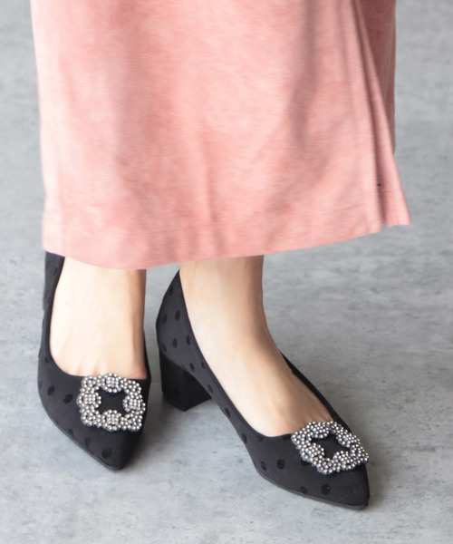 SESTO（セスト）の「【JAPANクオリティ】4.5cmヒールビジューモチーフポインテッドトゥパンプス（パンプス・レディース・ゴールド/ネイビー/ベージュ/ピンク/ブラック/ホワイト/ドット/グレー/グリーン/ラベンダー/ブルー系その他/ダークグレー/テラコッタ/モカ/パープル/チェック・23.5cm/22.5cm/22.0cm/25.5cm/24.5cm/24.0cm/23.0cm）」の15枚目の写真