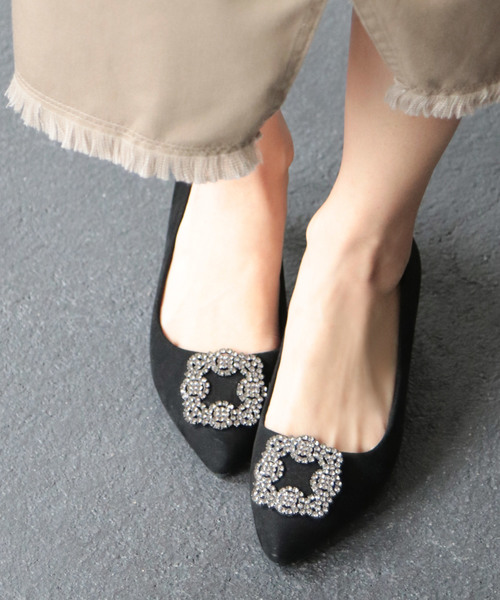 SESTO（セスト）の「【JAPANクオリティ】4.5cmヒールビジューモチーフポインテッドトゥパンプス（パンプス・レディース・ゴールド/ネイビー/ベージュ/ピンク/ブラック/ホワイト/ドット/グレー/グリーン/ラベンダー/ブルー系その他/ダークグレー/テラコッタ/モカ/パープル/チェック・23.5cm/22.5cm/22.0cm/25.5cm/24.5cm/24.0cm/23.0cm）」の3枚目の写真