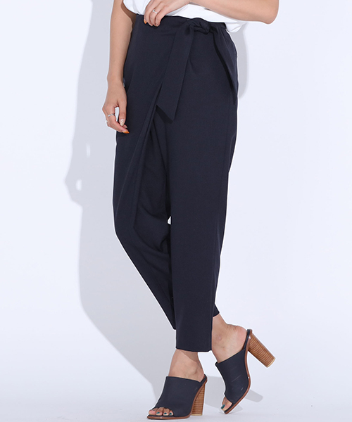 Vega(ベガ)の「【洗濯機可能】リボン使いパンツ(その他パンツ・レディース・ネイビー/イエロー・7号)」の1枚目の写真