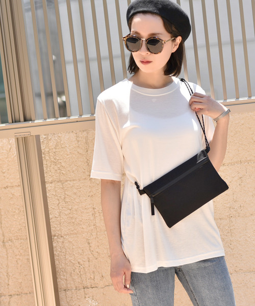 coca（coca）（コカ）の「サコッシュバッグ（ボディバッグ/ウエストポーチ・レディース・ホワイト/ブラック・ONE SIZE）」の2枚目の写真