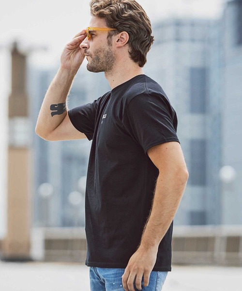 1PIU1UGUALE3 RELAX (ウノピゥウノウグァーレトレ リラックス)の「1PIU1UGUALE3 RELAX(ウノピゥウノウグァーレトレ)フロントロゴプリント 半袖Tシャツ(Tシャツ/カットソー・メンズ・ホワイト/チャコールグレー/ライトブルー/ブラック/ダークグリーン/ブルー/パープル/ピンク/ネイビー・SMALL/MEDIUM/LARGE/X-LARGE/XX-LARGE/XXX-LARGE)」の18枚目の写真