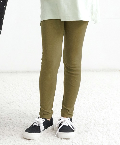 Bee des Bee（ビーデスビー）の「10分丈無地レギンス（レギンス/スパッツ・キッズ・ラベンダー/ブラック/チャコール/ライトピンク/ネイビー/グレー/ワイン/アイボリー/ライトグレー/グレイッシュベージュ/チェリーピンク/ライトブルー/ブルー/ピンク/モスグリーン/イエロー系その他/グリーン系その他/ミント/ピンク系その他/ライトグリーン/クリーム/ブルー系その他/カーキブラウン/グレー系その他/スミクロ/ブルーグレー/パープル系その他/ホワイト系その他/ライトグリーン系/ブラウン/ライラック系/ブルー系/ライトベージュ/カーキオリーブ/スモークピンク/ピンク系/杢グレー/ベージュ系/ブルー × パープル・90cm/120cm/100cm/110cm/140cm/130cm/150cm）」の20枚目の写真