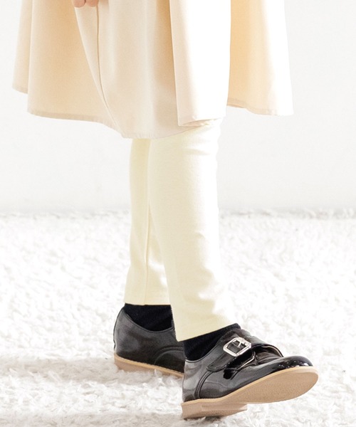 Bee des Bee（ビーデスビー）の「10分丈無地レギンス（レギンス/スパッツ・キッズ・ラベンダー/ブラック/チャコール/ライトピンク/ネイビー/グレー/ワイン/アイボリー/ライトグレー/グレイッシュベージュ/チェリーピンク/ライトブルー/ブルー/ピンク/モスグリーン/イエロー系その他/グリーン系その他/ミント/ピンク系その他/ライトグリーン/クリーム/ブルー系その他/カーキブラウン/グレー系その他/スミクロ/ブルーグレー/パープル系その他/ホワイト系その他/ライトグリーン系/ブラウン/ライラック系/ブルー系/ライトベージュ/カーキオリーブ/スモークピンク/ピンク系/杢グレー/ベージュ系/ブルー × パープル・90cm/120cm/100cm/110cm/140cm/130cm/150cm）」の3枚目の写真