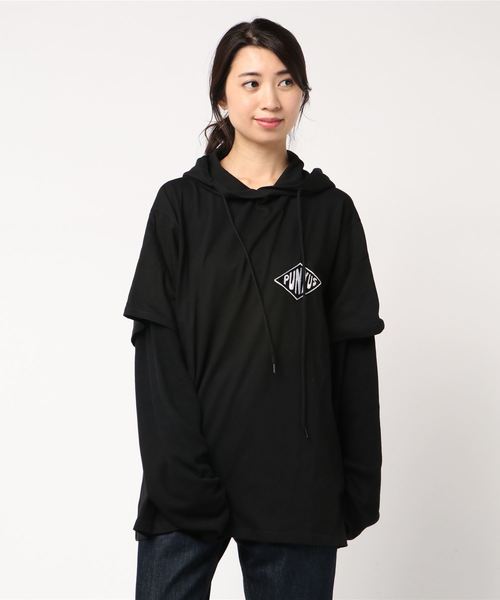PUNYUS(プニュズ)の「フェイクレイヤードTパーカー(Tシャツ/カットソー・レディース・レッド/ブラック・3/4/1/2)」の1枚目の写真