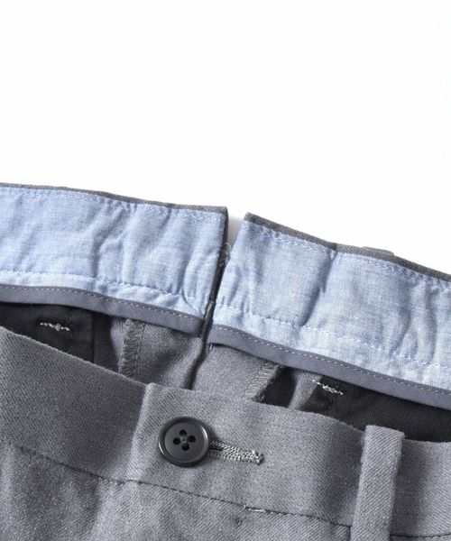 SHIPS JET BLUE（シップスジェットブルー）の「SHIPS JET BLUE: ツイルスリム ノープリーツパンツ ソリッド（チノパンツ・メンズ・チャコールグレー/ベージュ/ネイビー/オフホワイト・SMALL/MEDIUM/LARGE/X-SMALL）」の10枚目の写真