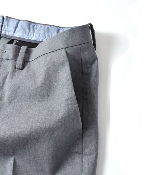 SHIPS JET BLUE（シップスジェットブルー）の「SHIPS JET BLUE: ツイルスリム ノープリーツパンツ ソリッド（チノパンツ・メンズ・チャコールグレー/ベージュ/ネイビー/オフホワイト・SMALL/MEDIUM/LARGE/X-SMALL）」の9枚目の写真
