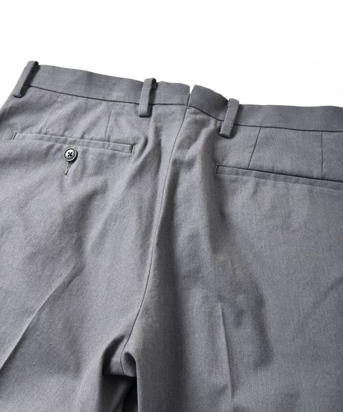 SHIPS JET BLUE（シップスジェットブルー）の「SHIPS JET BLUE: ツイルスリム ノープリーツパンツ ソリッド（チノパンツ・メンズ・チャコールグレー/ベージュ/ネイビー/オフホワイト・SMALL/MEDIUM/LARGE/X-SMALL）」の5枚目の写真