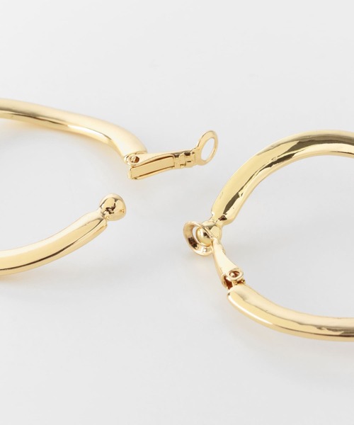 SMELLY（スメリー）の「メタルマガリフープイヤリング（イヤリング・レディース・ゴールド/シルバー・-）」の5枚目の写真