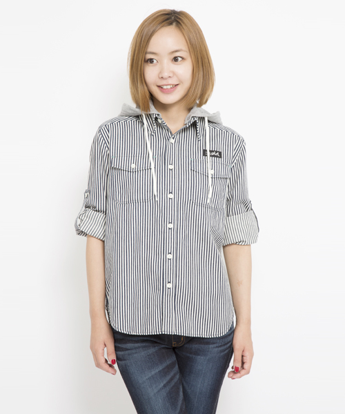 X-girl（エックスガール）の「SUMMER DENIM SHIRT（シャツ/ブラウス・レディース・インディゴブルー/ライトインディゴブルー/マルチ・2/1）」の4枚目の写真