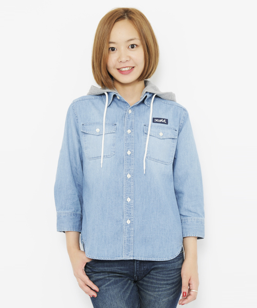 X-girl（エックスガール）の「SUMMER DENIM SHIRT（シャツ/ブラウス・レディース・インディゴブルー/ライトインディゴブルー/マルチ・2/1）」の13枚目の写真