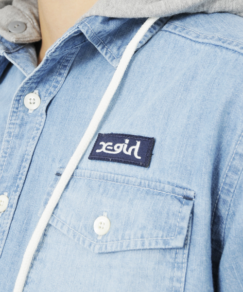 X-girl（エックスガール）の「SUMMER DENIM SHIRT（シャツ/ブラウス・レディース・インディゴブルー/ライトインディゴブルー/マルチ・2/1）」の9枚目の写真