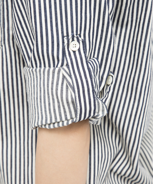 X-girl（エックスガール）の「SUMMER DENIM SHIRT（シャツ/ブラウス・レディース・インディゴブルー/ライトインディゴブルー/マルチ・2/1）」の8枚目の写真