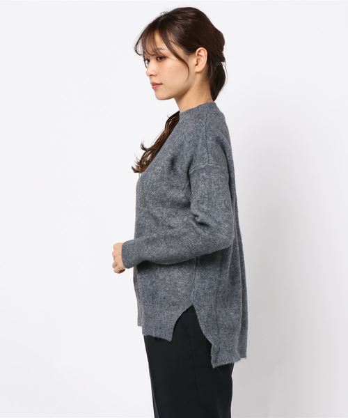 KOBE LETTUCE(コウベレタス)の「クルーネックスリットニットトップス(ニット/セーター・レディース・ベージュ/ブラウン/ブルー/チャコール・FREE)」の6枚目の写真