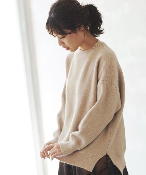 KOBE LETTUCE(コウベレタス)の「クルーネックスリットニットトップス(ニット/セーター・レディース・ベージュ/ブラウン/ブルー/チャコール・FREE)」の7枚目の写真